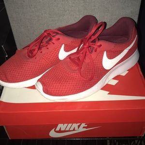 Nike Tanjun Red